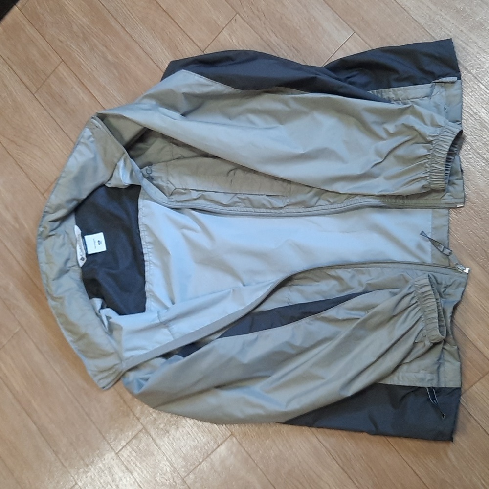 Men's medium Columbia Jacket w/ hood